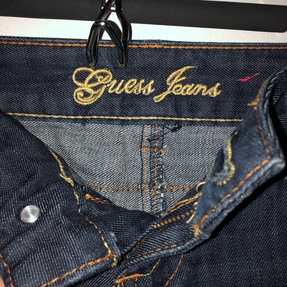 Size 26 Guess Jean shorts, dark blue - Picture 4 of 5